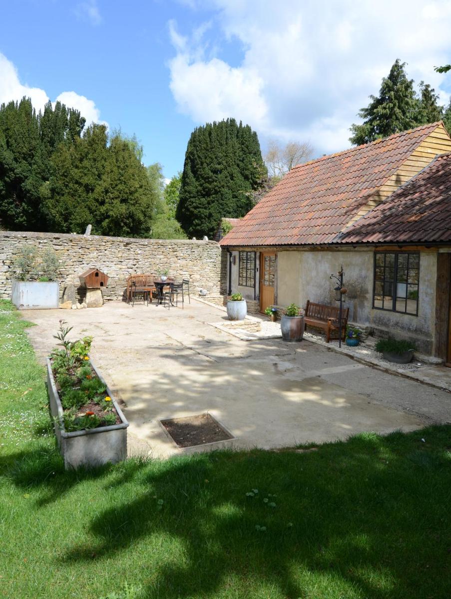 Converted Barn House - Central Oxford, Cotswolds - Housity