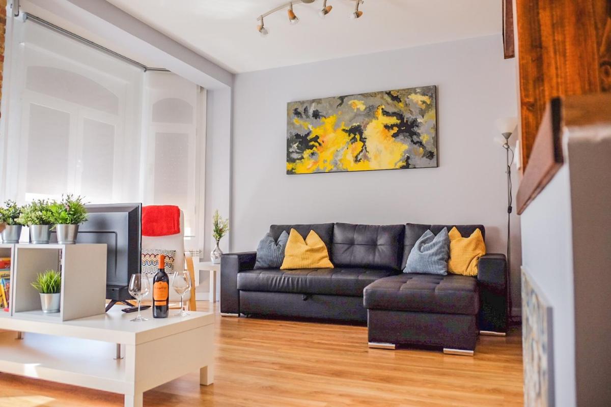 IDEAL & CENTRO, tranquilo GARAJE GRATIS y 2 baños - Housity