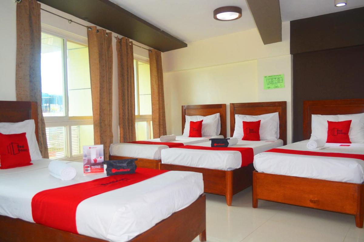 RedDoorz near SM Puerto Princesa - Housity