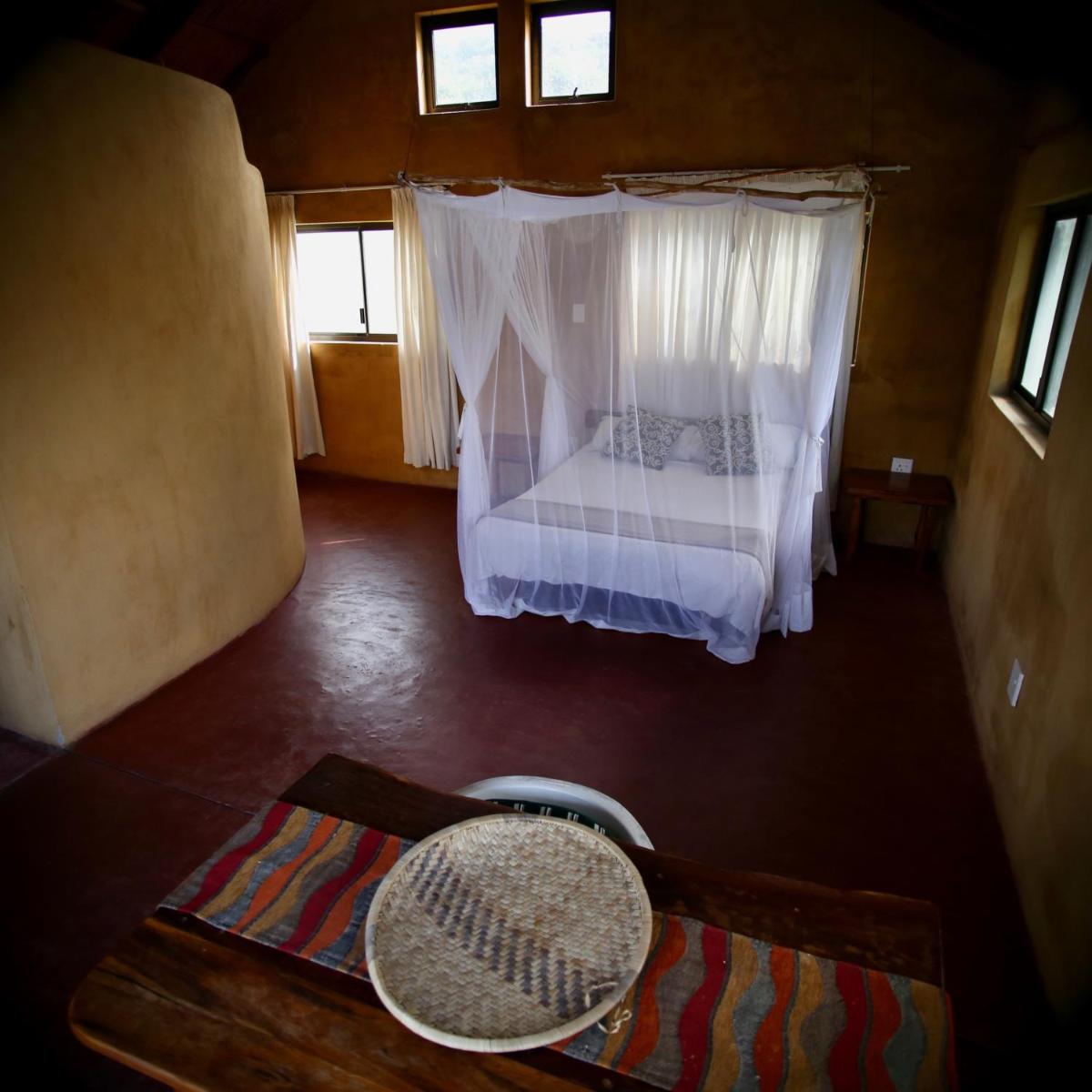 Suitetrails - Tree House Cottage, Garden View