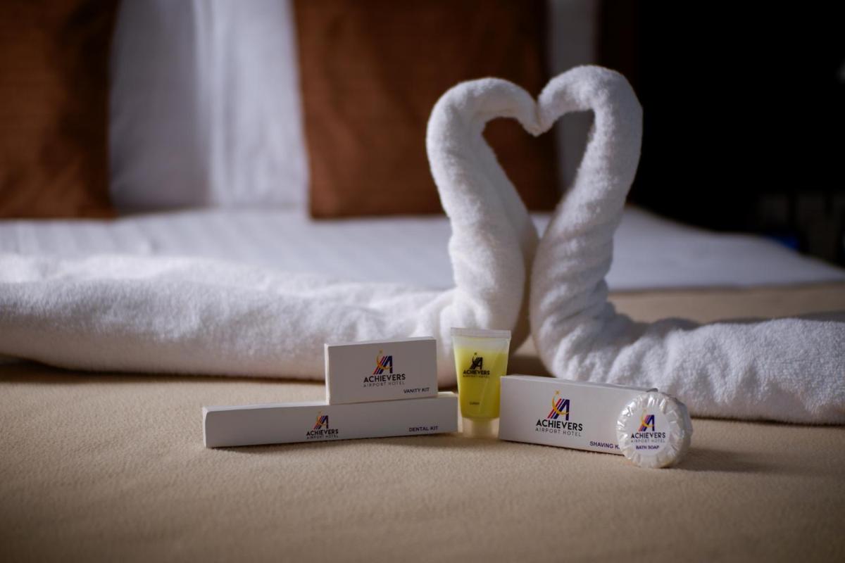 Achievers Airport Hotel - Housity