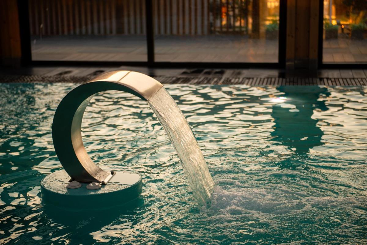 A piscina em ou perto de Hotel Cristal Vieira Praia & SPA