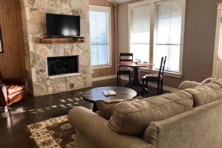 Riven Rock Ranch - Cedar Cabin - Housity