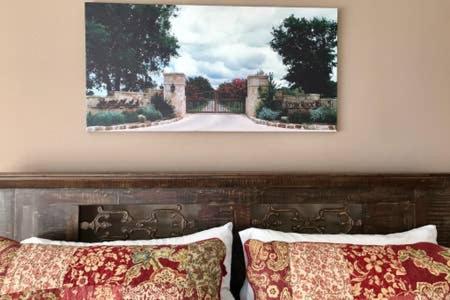 Riven Rock Ranch - Cedar Cabin - Housity