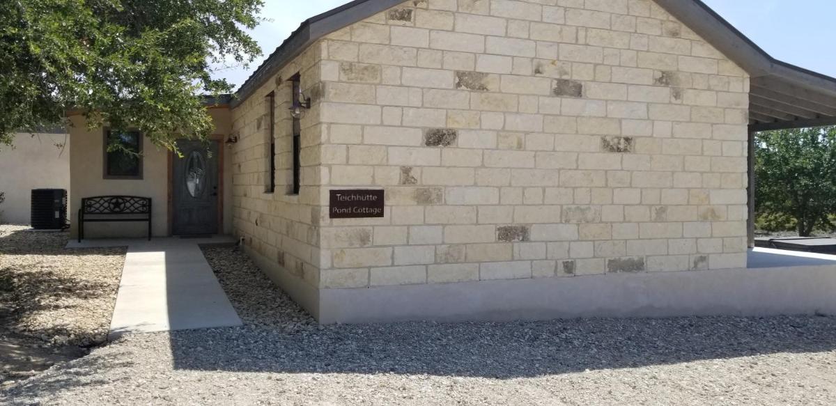 Teich Hutte Pond Cottage - Housity