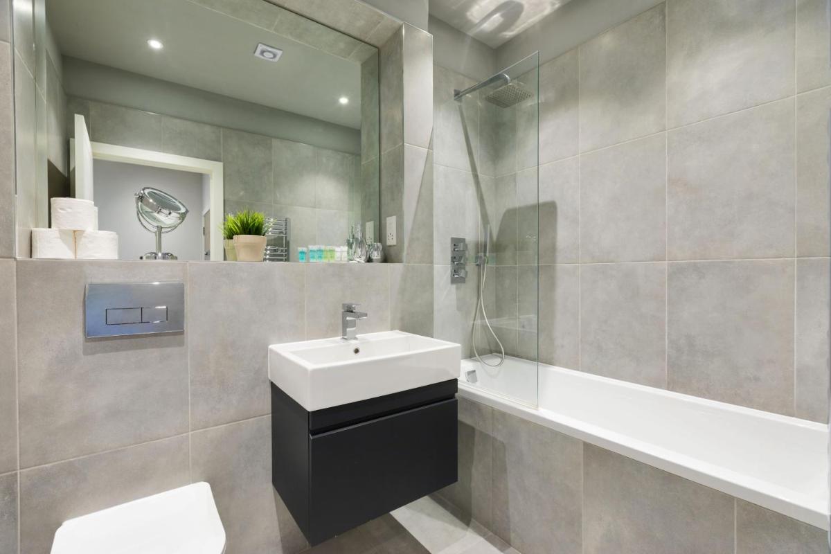 homely - Watford Premier Apartments (Warner Bros Studio) - Housity