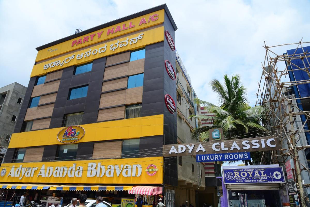 Hotel Adya Classic - Housity