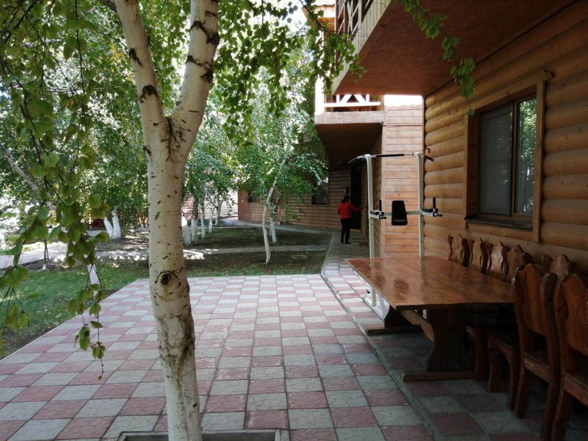 Hotel Nadezhda - Housity