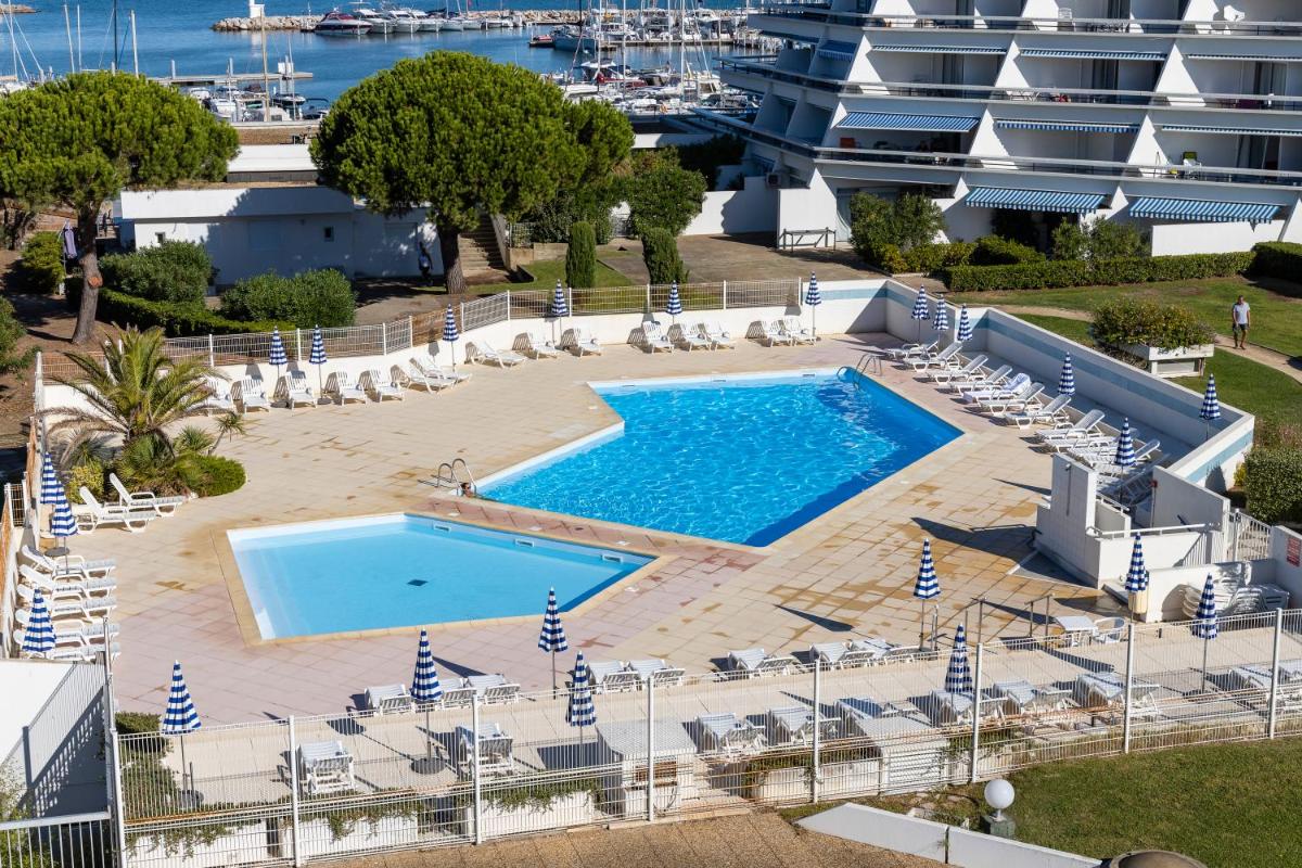Piscine de l'établissement Thalazur Port-Camargue - Hotel & Spa ou située à proximité