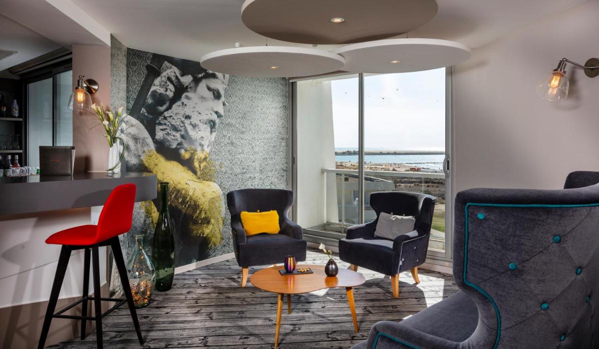 Coin salon dans l'établissement Thalazur Port-Camargue - Hotel & Spa