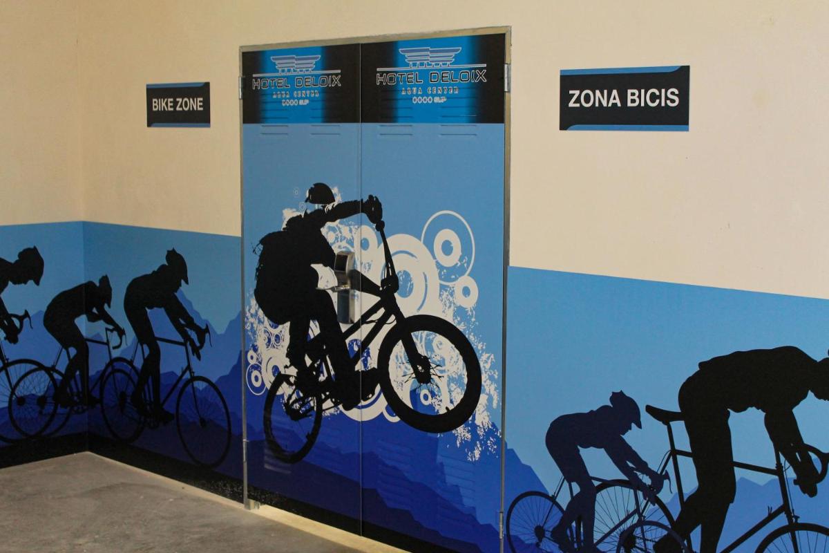 Montar en bicicleta en Hotel Deloix 4* Sup o alrededores