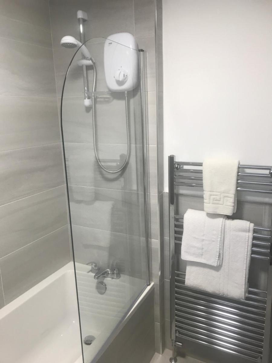 The Reubens - Housity