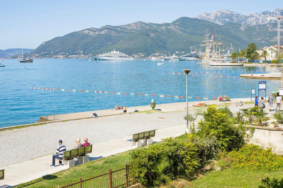 Apartments Isja - Housity