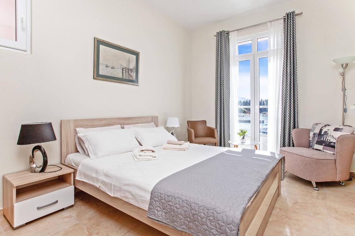 Apartments Isja - Housity