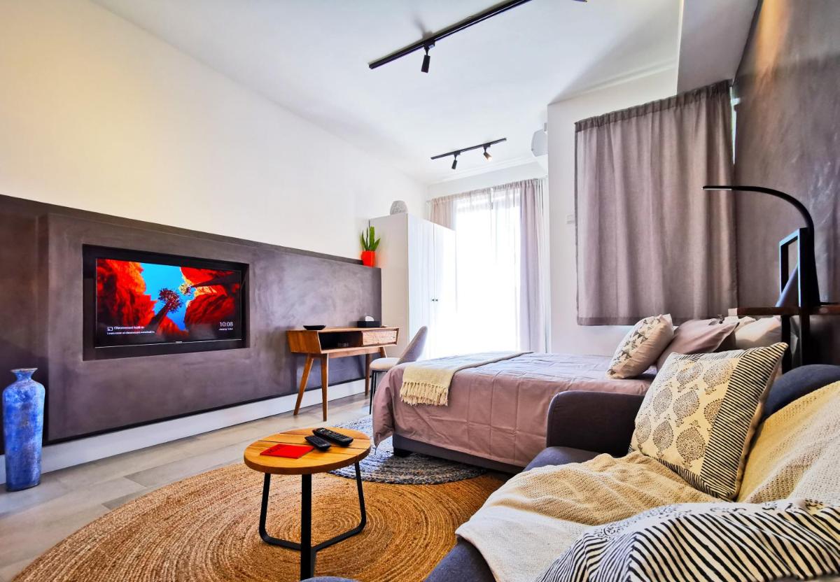 Avya's Studio 317, Ebene Square, Ebene - Housity