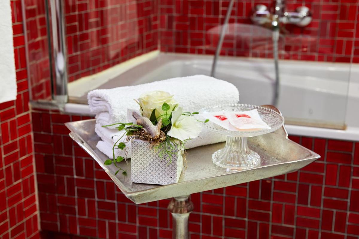 Historisches Gästehaus Au Faucon - Housity