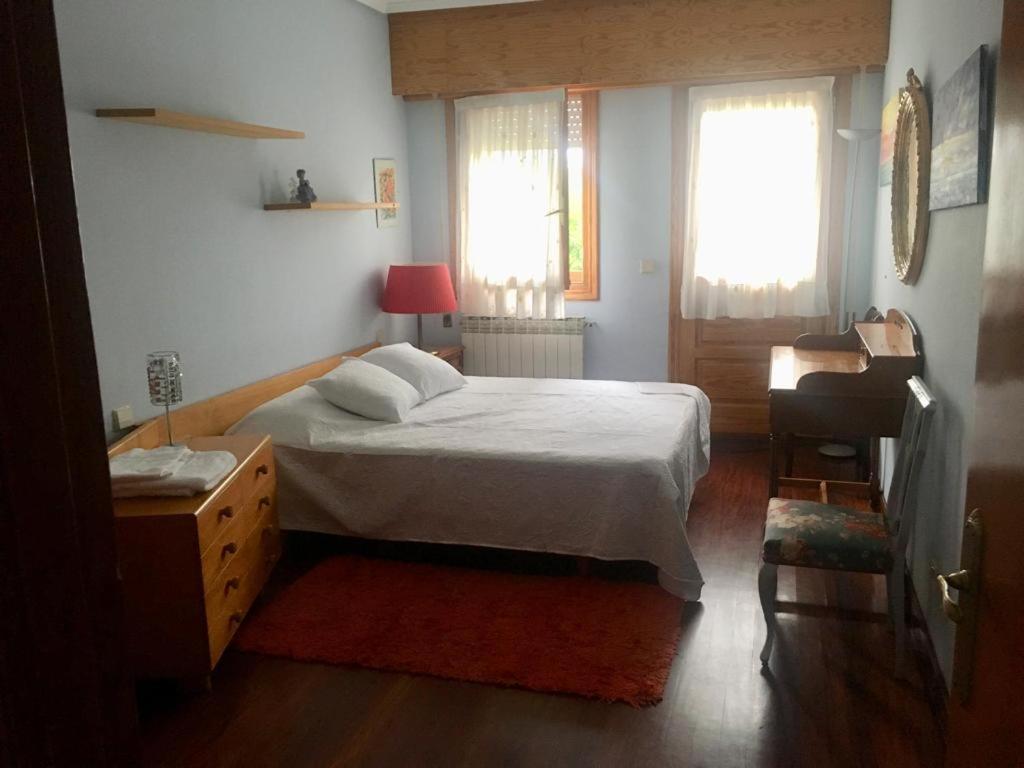 Preciosa casa independiente con piscina cubierta y gran jardín privados - Housity