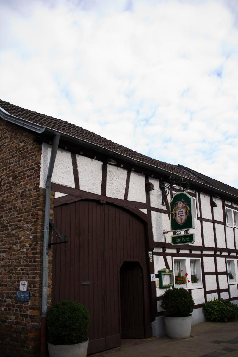 Hotel zum Schwan - Housity