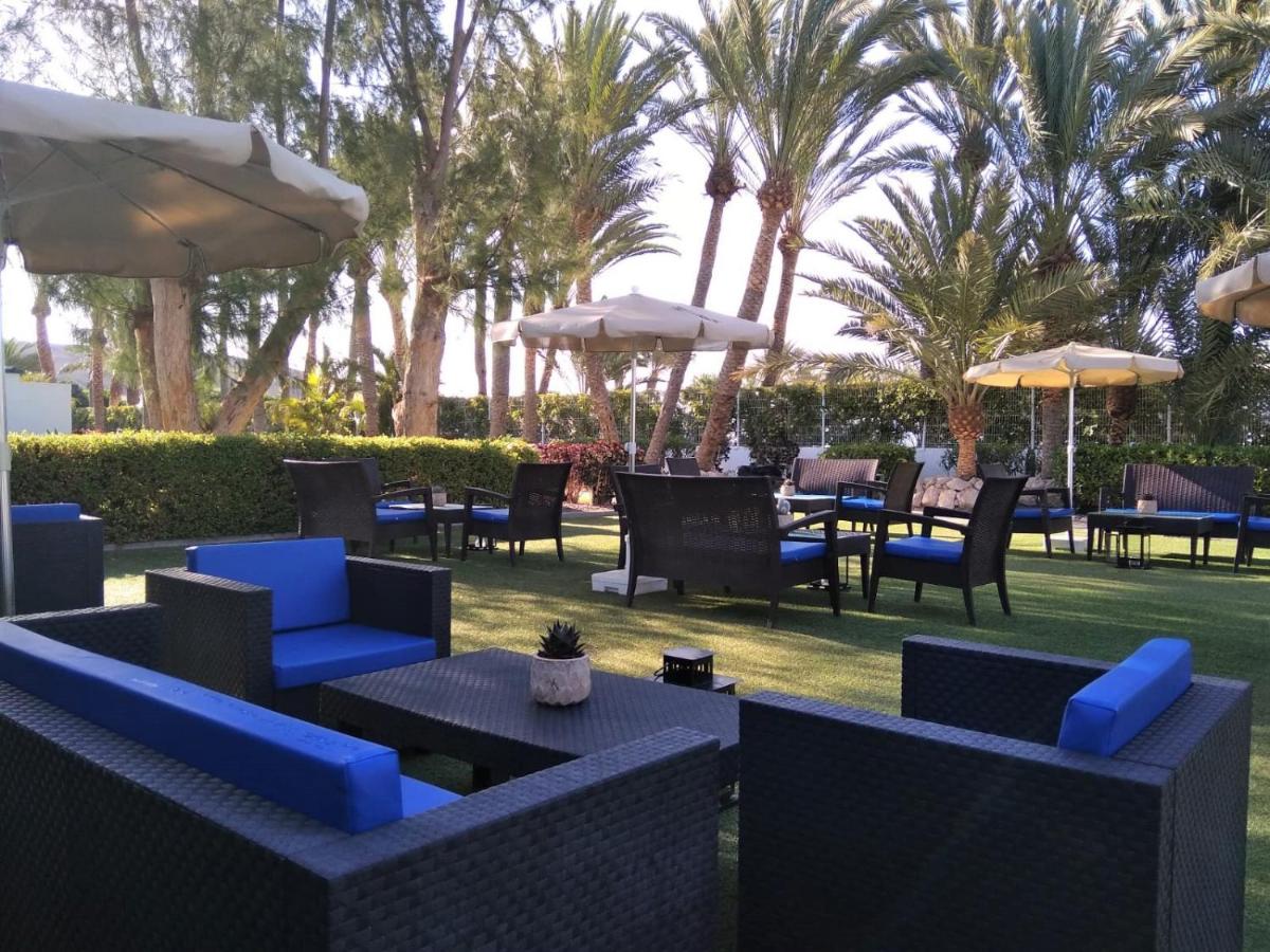 Jardín al aire libre en R2 Romantic Fantasia Suites - Adults Only