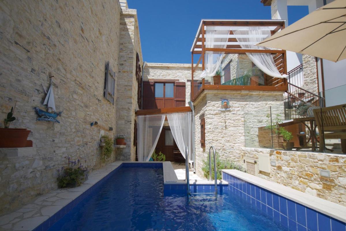 Palatakia - Adults Only - Housity