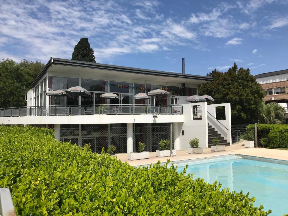 Suitetrails - Apartamento en Country Pilar Piscina Parrilla propia hasta 4 personas
