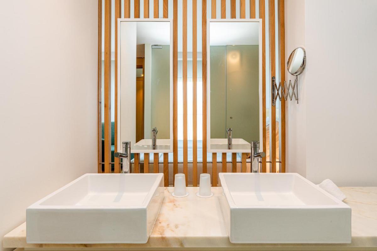 Uma casa de banho em Algarve Race Resort - Hotel