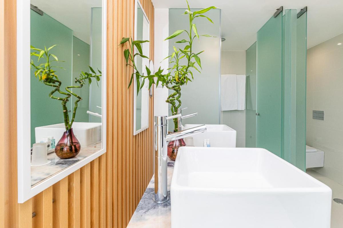 Uma casa de banho em Algarve Race Resort - Hotel