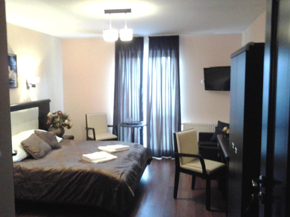 Hotel Skarpa - Housity