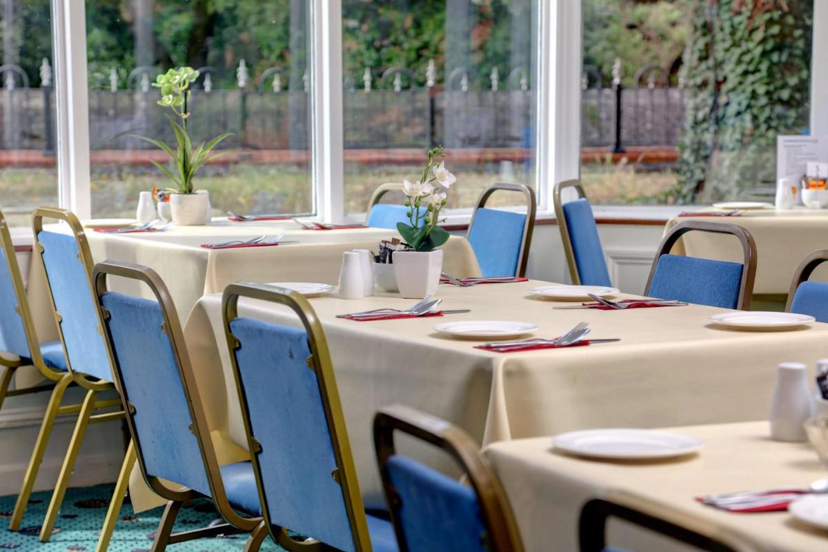 Sure Hotel by Best Western Reading - Housity