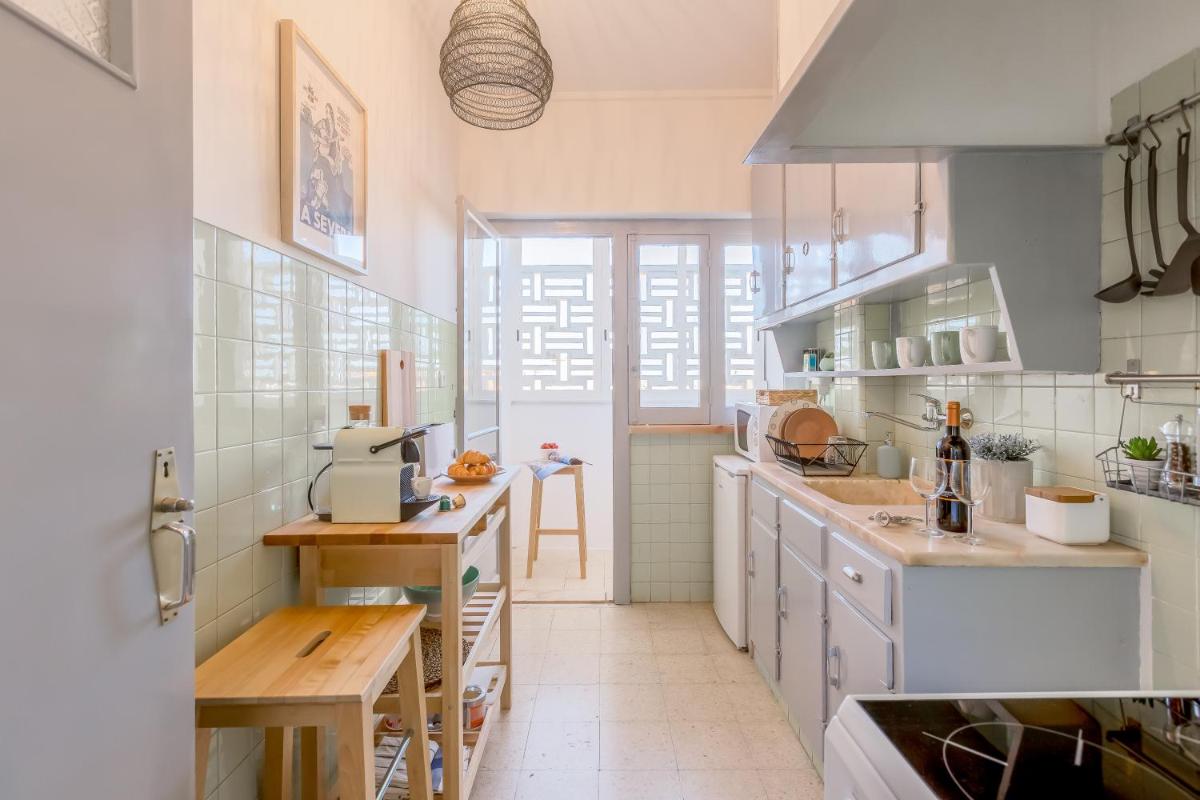 Renovated Sunny Apartment with Amazing Sunset Balcony , By TimeCooler - Housity