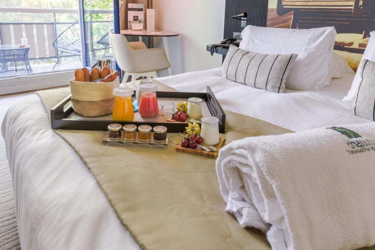 Nourriture dans l'hôtel ou à proximité