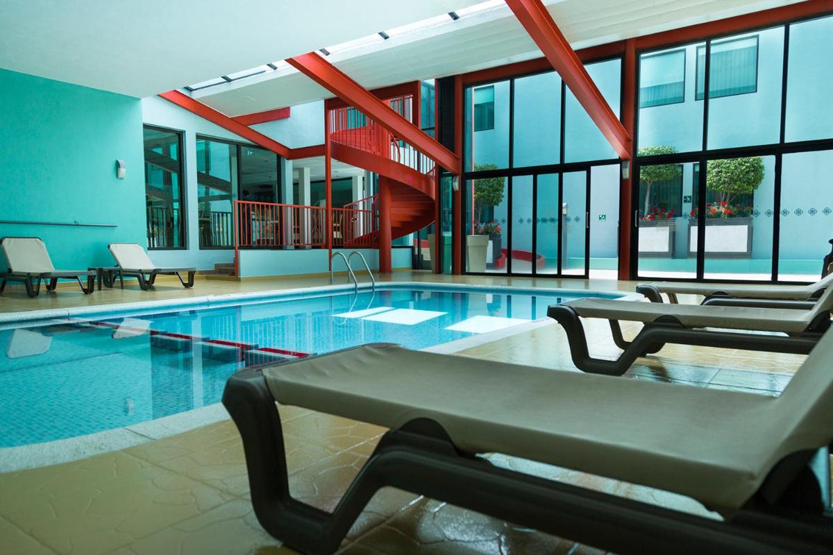 Excellence Express & Suites - Housity