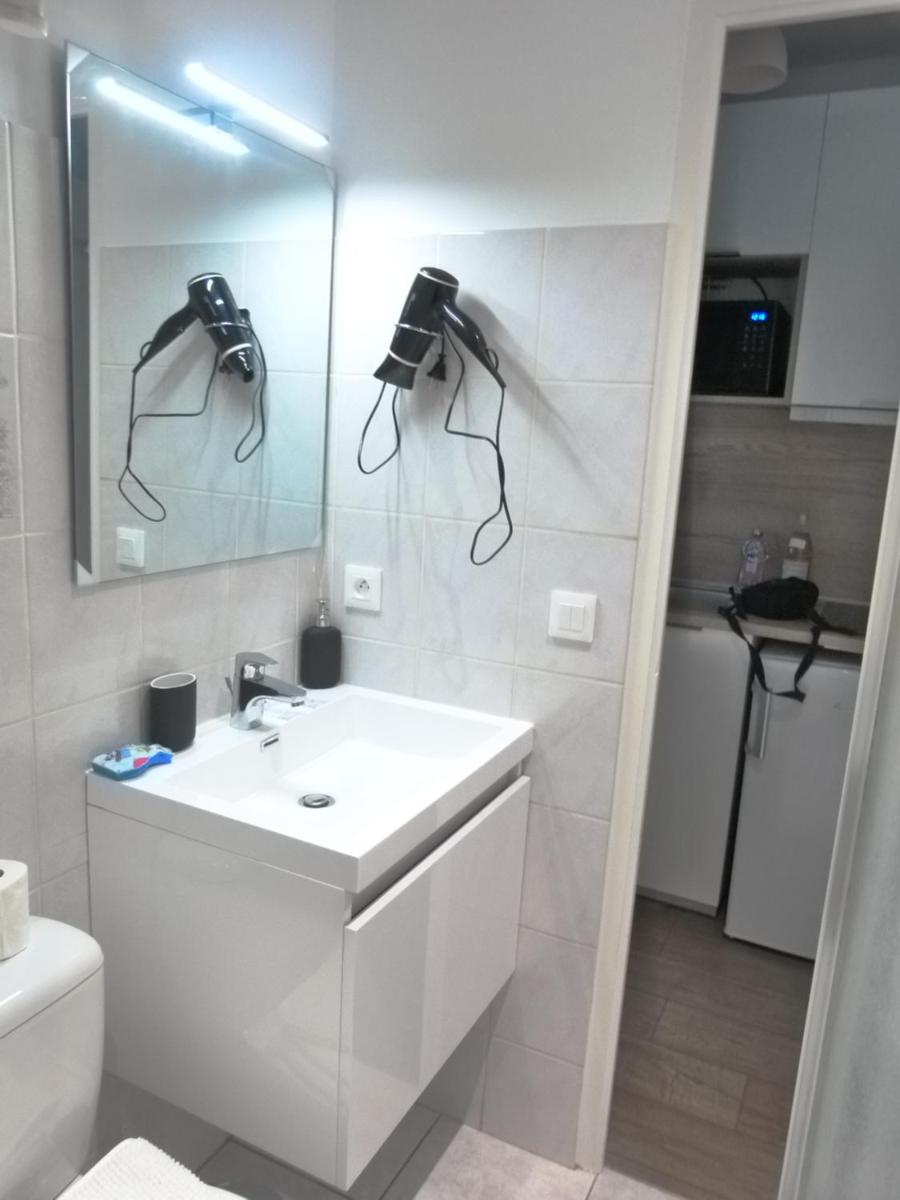 Studio équipé, calme, WIFI, 1.5 Km du front de mer - Housity