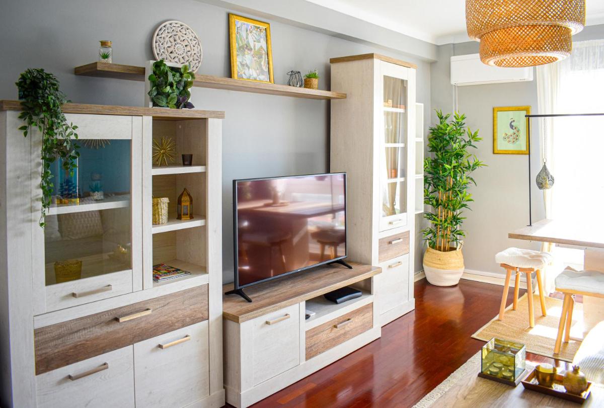 Lisbon Sky View 3BR Home + Near Airport + Free Parking - Housity