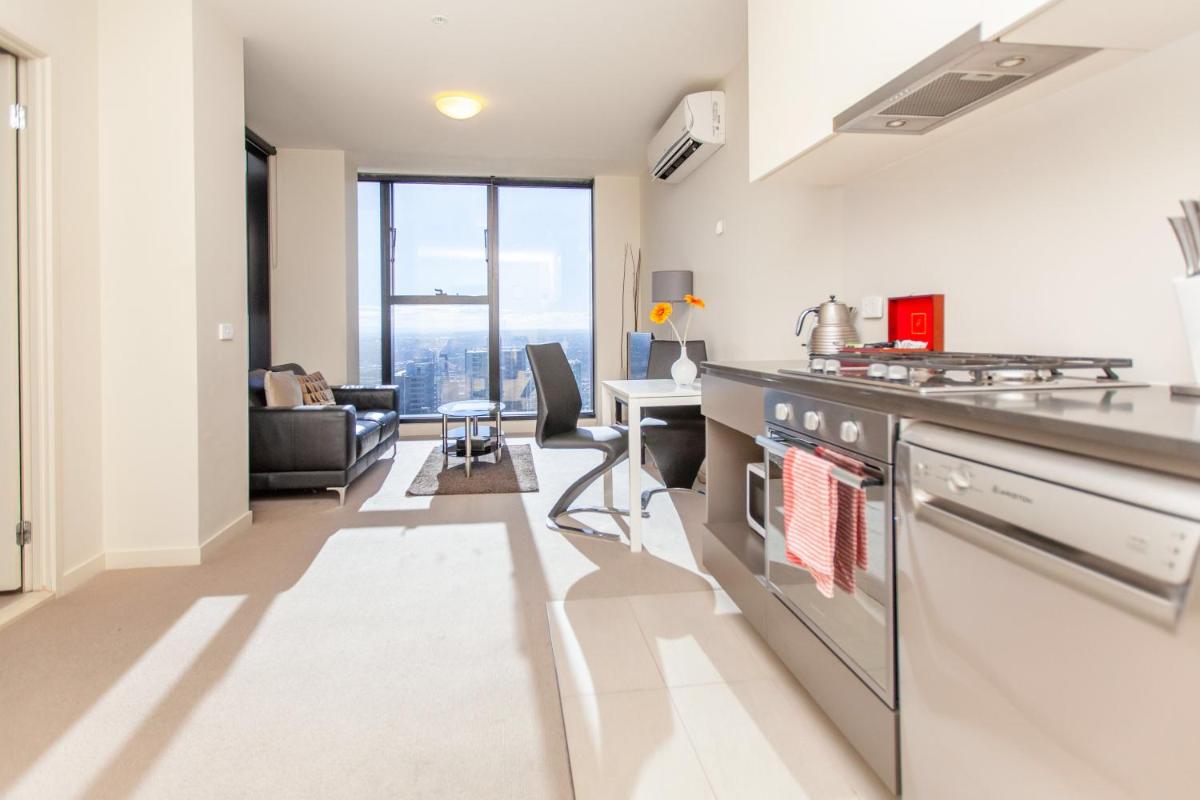 Melbourne SkyHigh Apartments - Housity