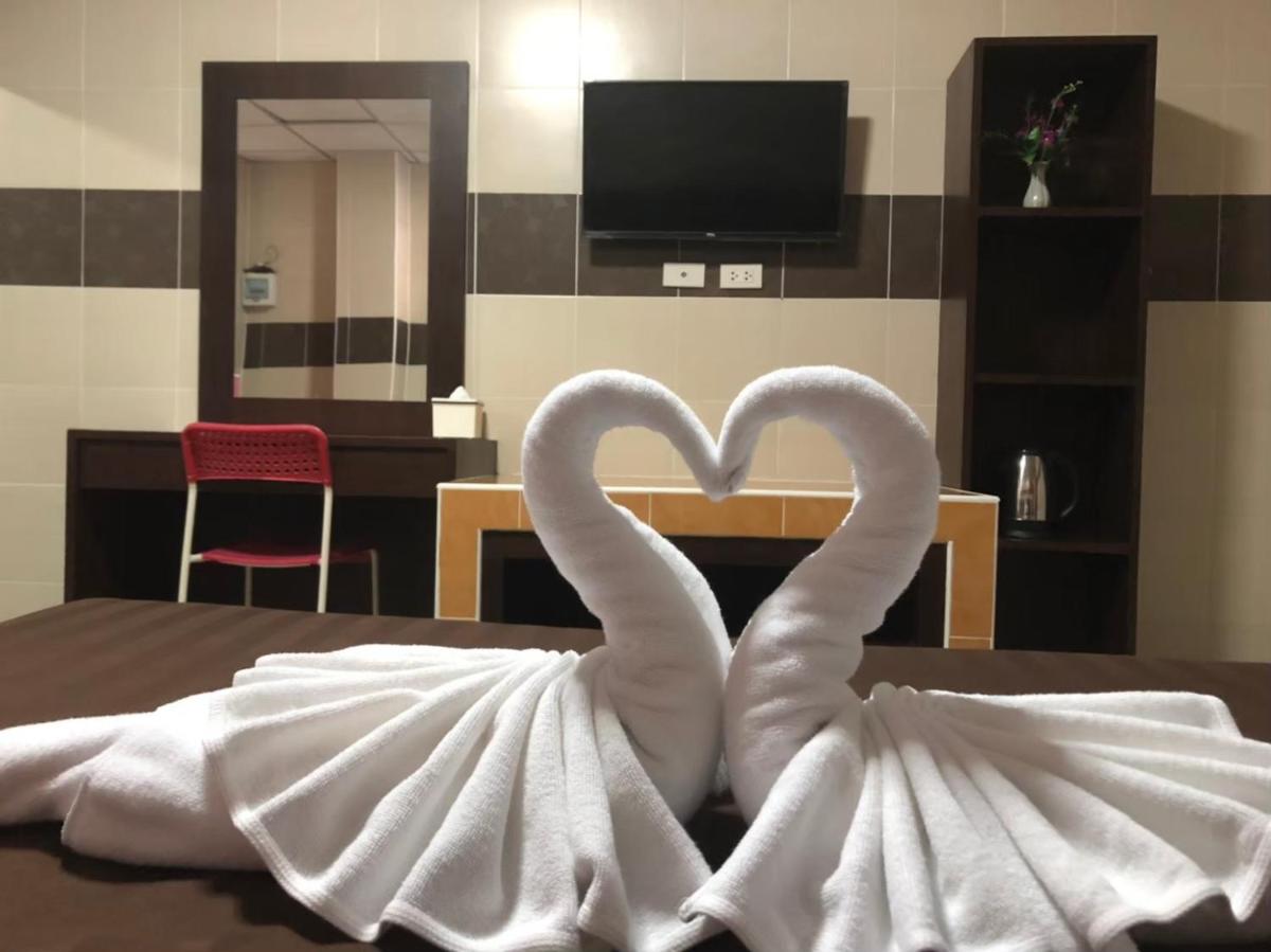 D5 Hotel สาขา มาบโป่ง - Housity