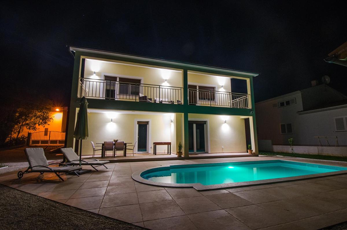 Holiday house Maya with BBQ - Housity