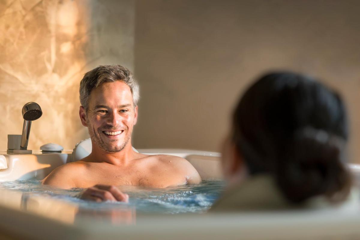 Clients de l'établissement Hôtel Valdys Thalasso & Spa - les Pins