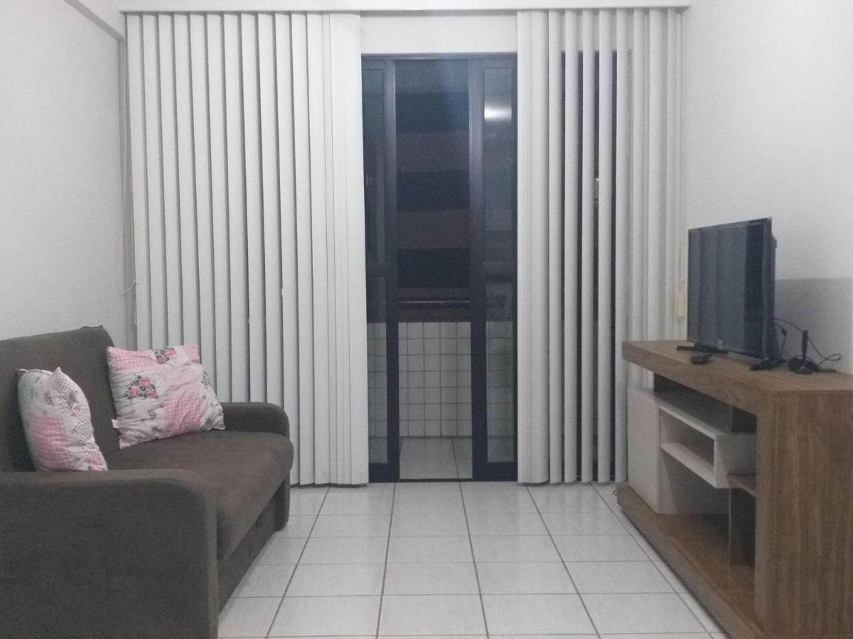 Apê 303 no Ed. Portal do Amazonas, B Universitário - Housity