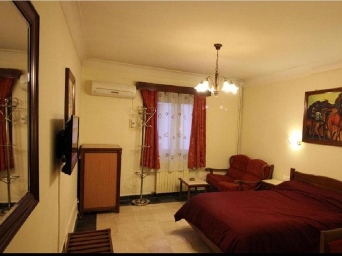 Hotel Hydra - Housity
