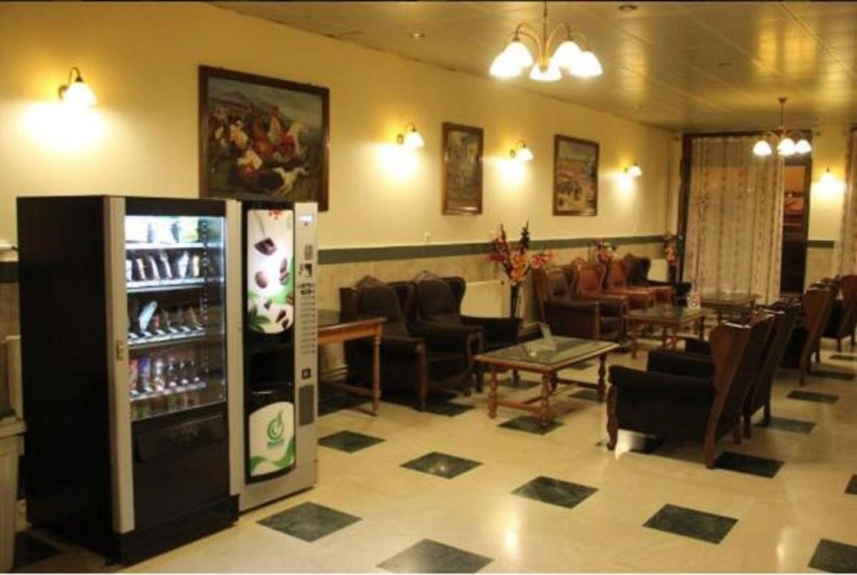 Hotel Hydra - Housity