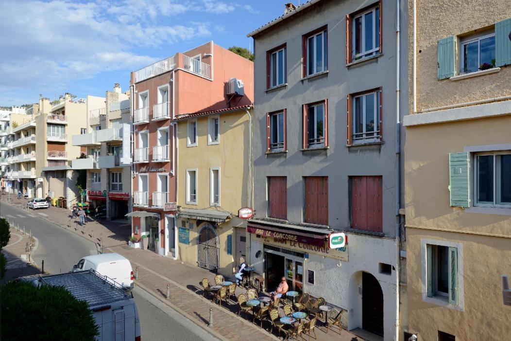 Lou Cassiden - Magnifique appartement sur le Port - Housity
