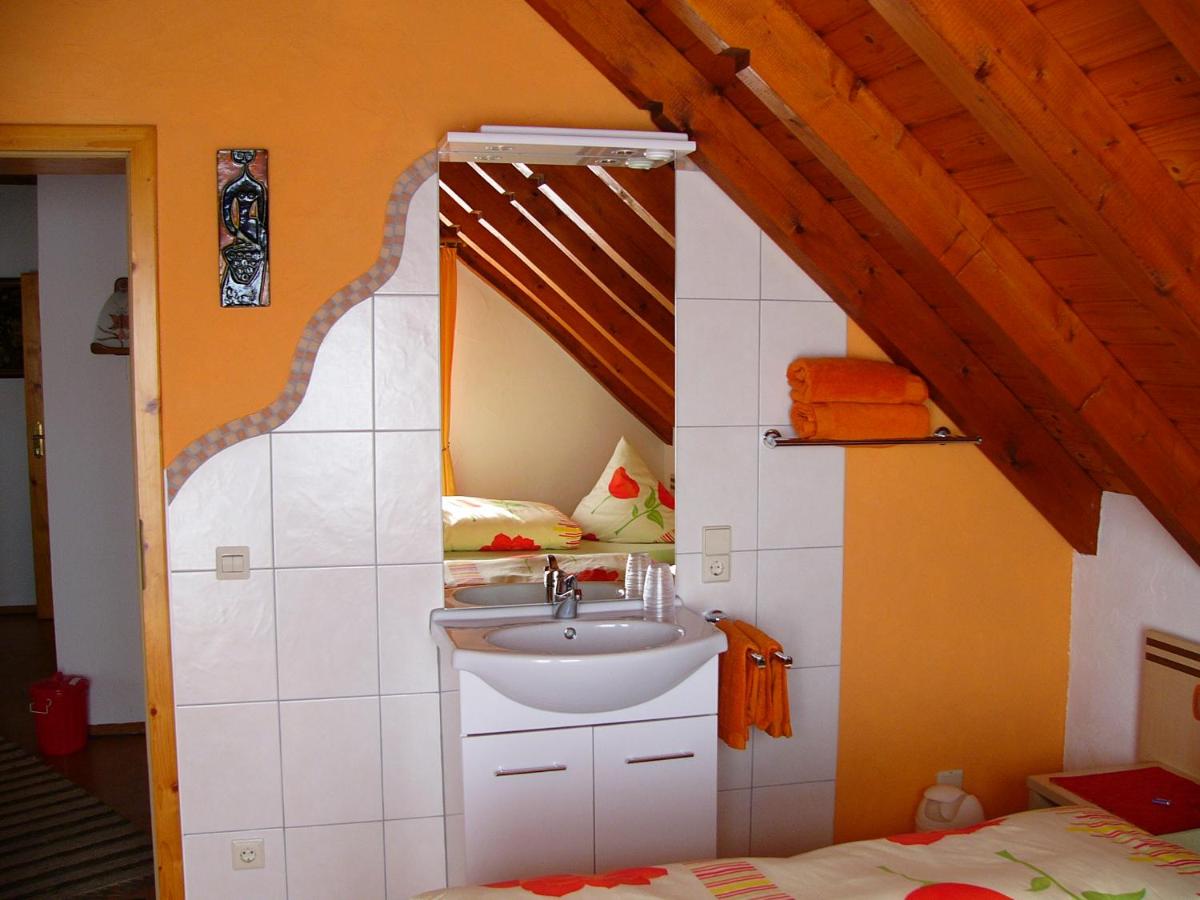 Gästezimmer Schanz-Hilbel - Housity