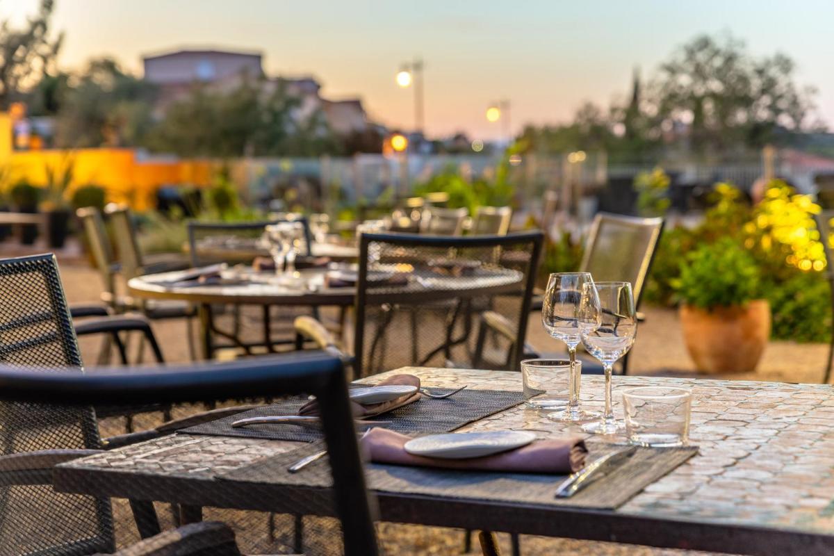 Restaurant ou autre lieu de restauration dans l'établissement Les Jardins du Cèdre, Boutique hôtel & gastronomie