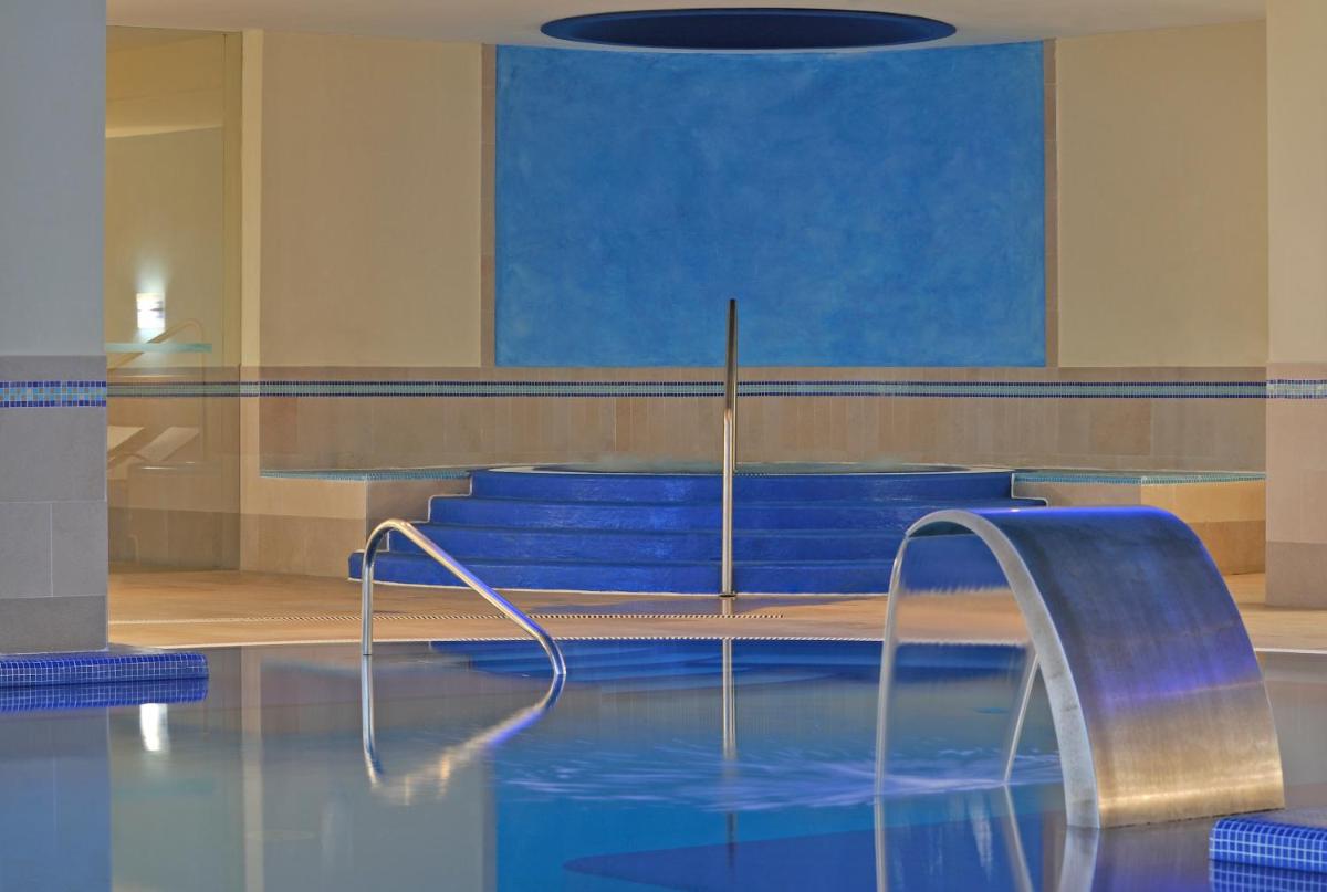 Imagem da galeria de Pestana Viking Beach & SPA Resort em Armação de Pêra