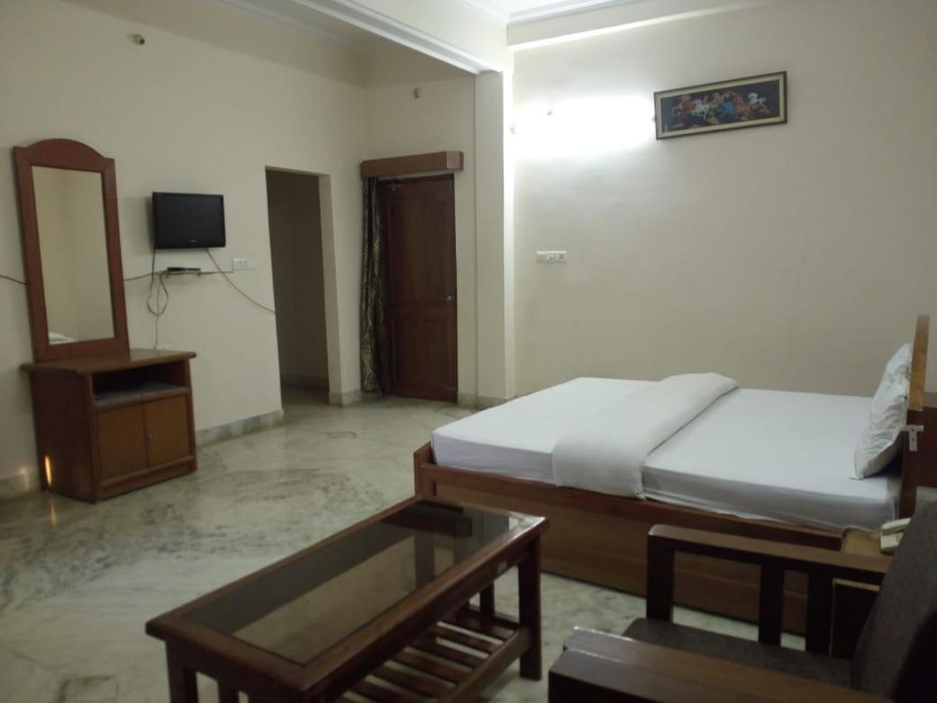 Hotel Shri Ganga Palace - Housity