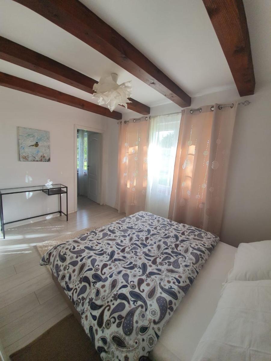 Village House Flowerside - Housity