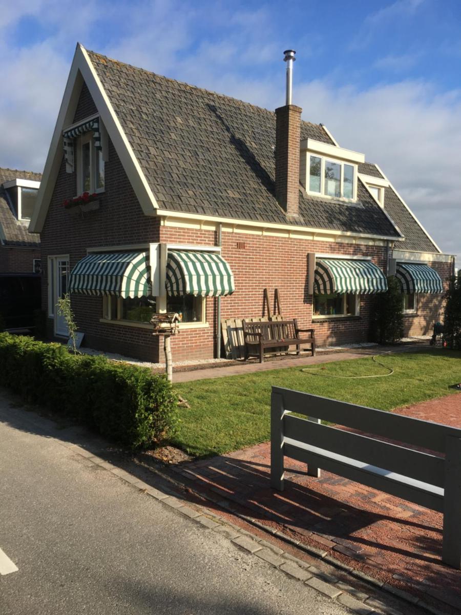 The Country Yard - Housity