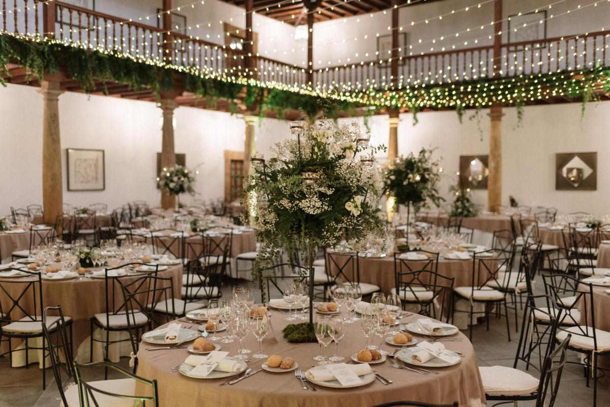 Un restaurante o sitio para comer en Eurostars Hotel de la Reconquista
