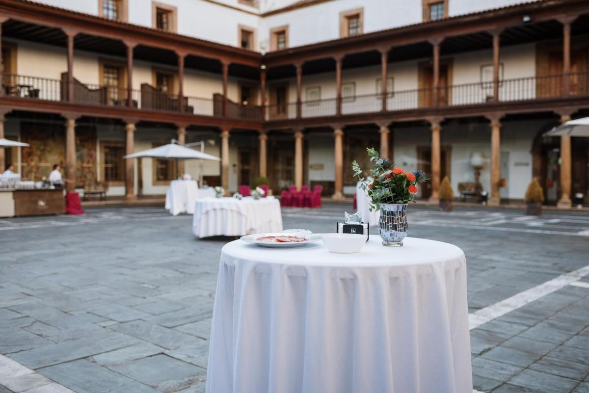 Un balcón o terraza de Eurostars Hotel de la Reconquista